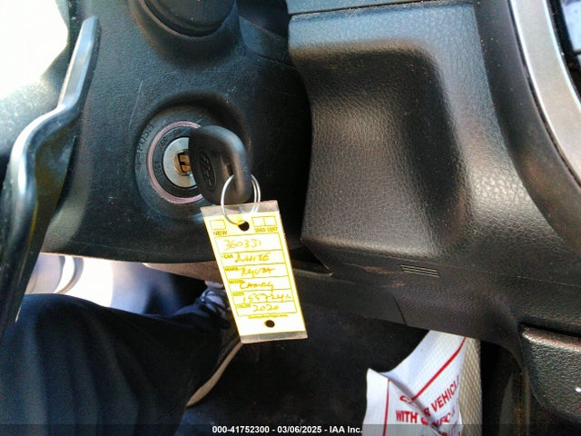 41752300 :رقم المزاد ، 4T1G11AK9LU360331 vin ، 2020 Toyota Camry Se مزاد بيع