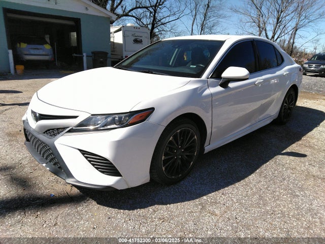 41752300 :رقم المزاد ، 4T1G11AK9LU360331 vin ، 2020 Toyota Camry Se مزاد بيع