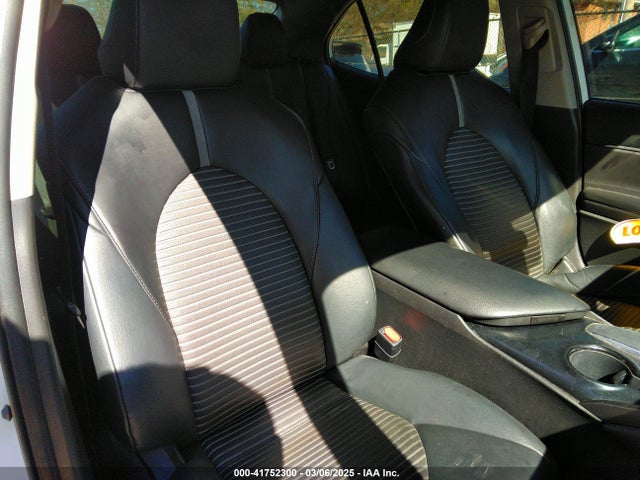 41752300 :رقم المزاد ، 4T1G11AK9LU360331 vin ، 2020 Toyota Camry Se مزاد بيع
