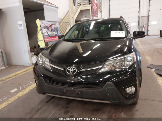 2T3RFREV7EW174388 Toyota Rav4 Xle