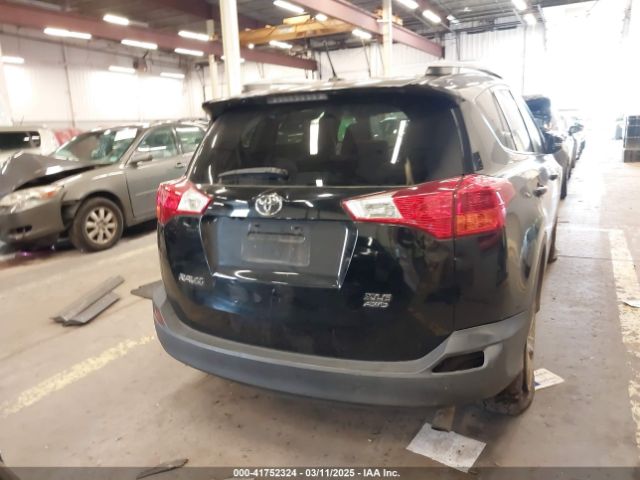 2T3RFREV7EW174388 Toyota Rav4 Xle