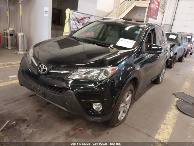 2T3RFREV7EW174388 Toyota Rav4 Xle