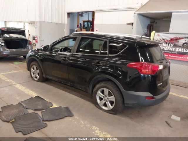 2T3RFREV7EW174388 Toyota Rav4 Xle