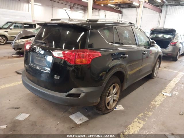 2T3RFREV7EW174388 Toyota Rav4 Xle