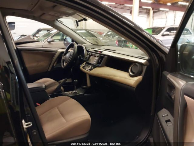 2T3RFREV7EW174388 Toyota Rav4 Xle