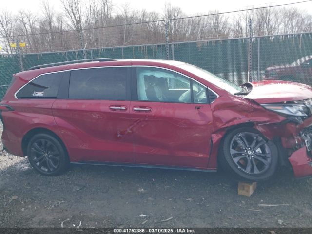 5TDDRKEC0RS211165 Toyota Sienna Xse