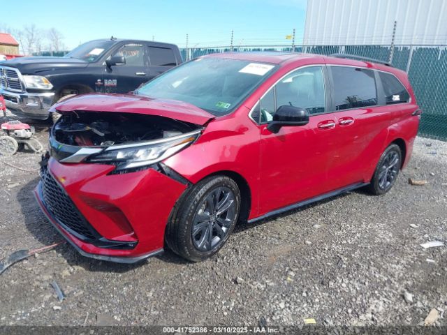 5TDDRKEC0RS211165 Toyota Sienna Xse