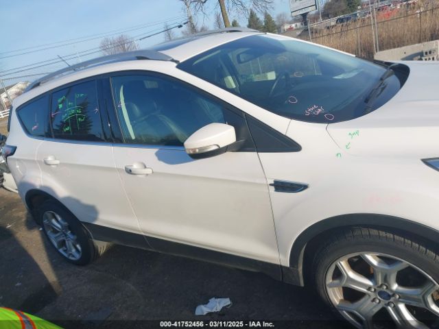 1FMCU9JD9HUE02901 Ford Escape Titanium