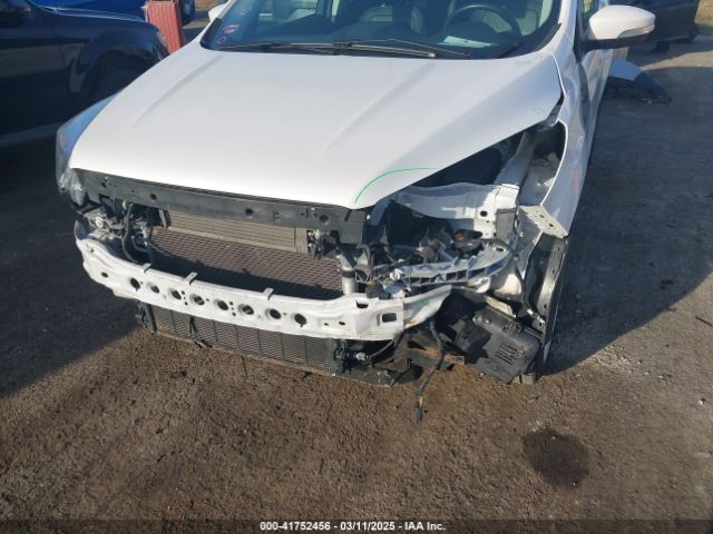 1FMCU9JD9HUE02901 Ford Escape Titanium