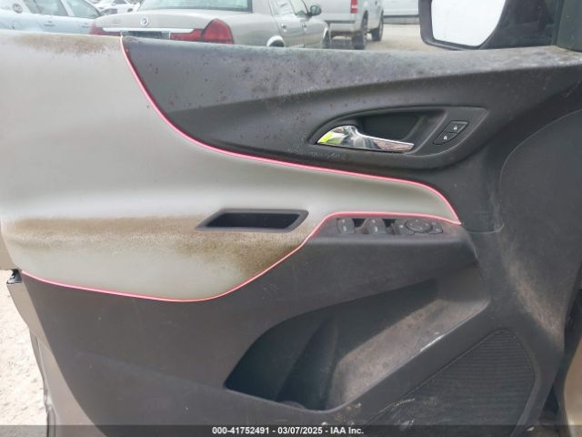 3GNAXJEV6JS546894 Chevrolet EQUINOX LT