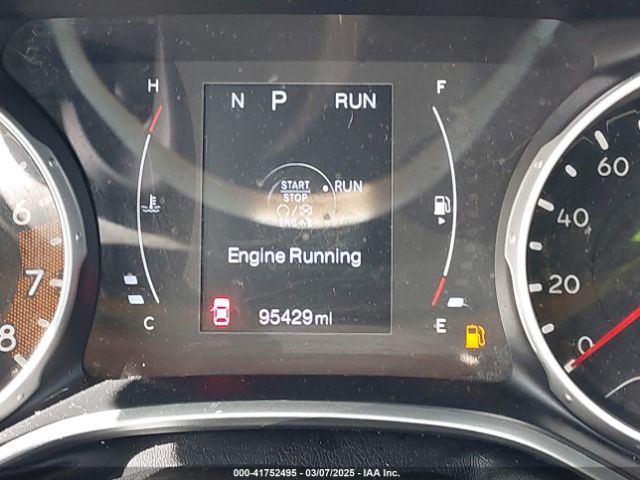 3C4NJCBBXLT158887 Jeep Compass