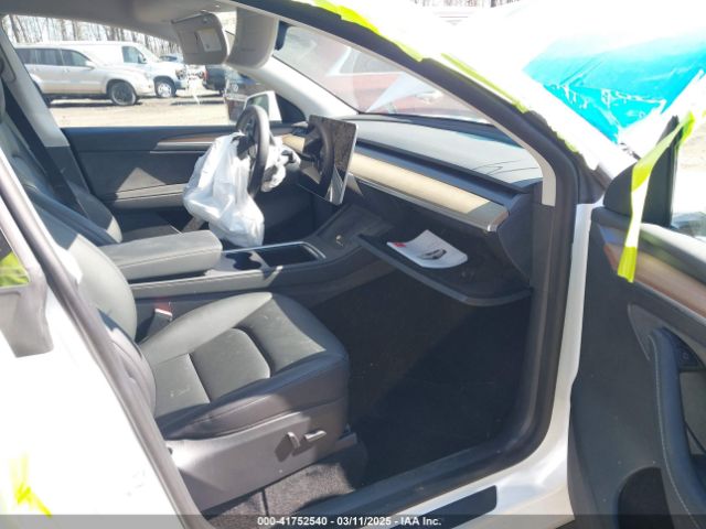 2023 TESLA MODEL Y 7SAYGDEE0PA036468 Photo 4