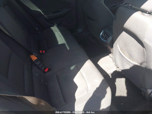 1G1ZE5ST4HF151681 Chevrolet MALIBU 1LT