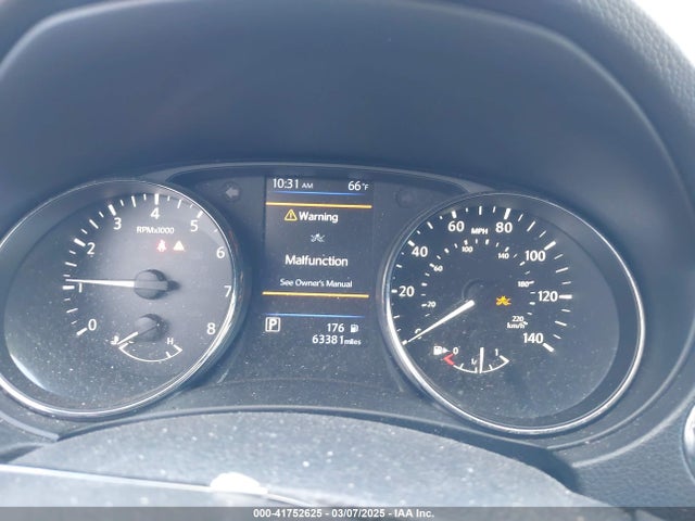JN8AT2MTXJW489814 Nissan Rogue Sl
