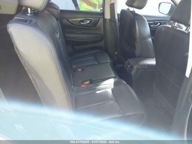 JN8AT2MTXJW489814 Nissan Rogue Sl