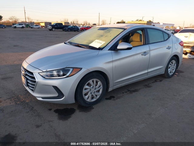 Hyundai ELANTRA SE 2017 5NPD74LF5HH057930 Image 2