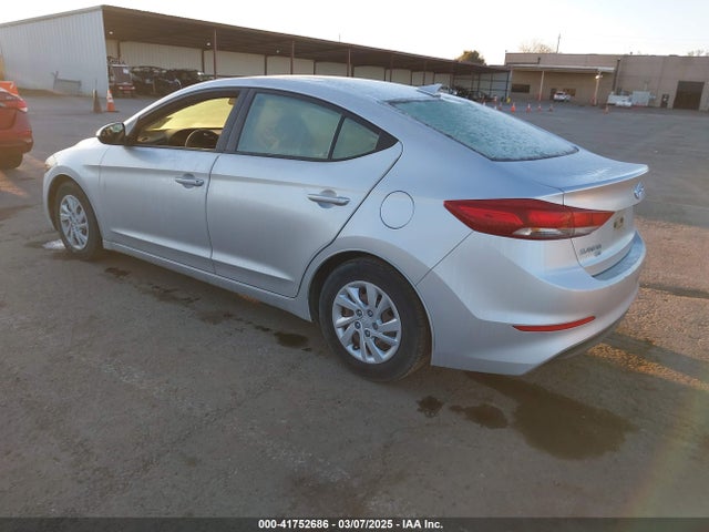 Hyundai ELANTRA SE 2017 5NPD74LF5HH057930 Image 3
