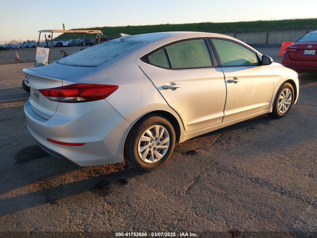Hyundai ELANTRA SE 2017 5NPD74LF5HH057930 Image 4