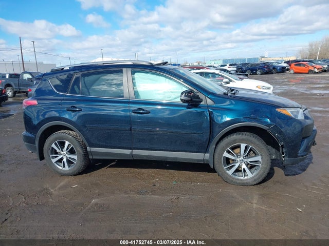 2T3RFREVXJW782772 Toyota Rav4 Xle