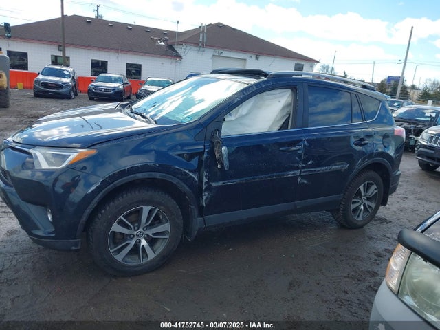 2T3RFREVXJW782772 Toyota Rav4 Xle