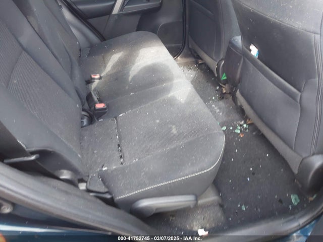 2T3RFREVXJW782772 Toyota Rav4 Xle