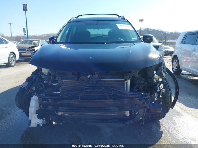 5N1AT2MV5HC825065 Nissan ROGUE SV