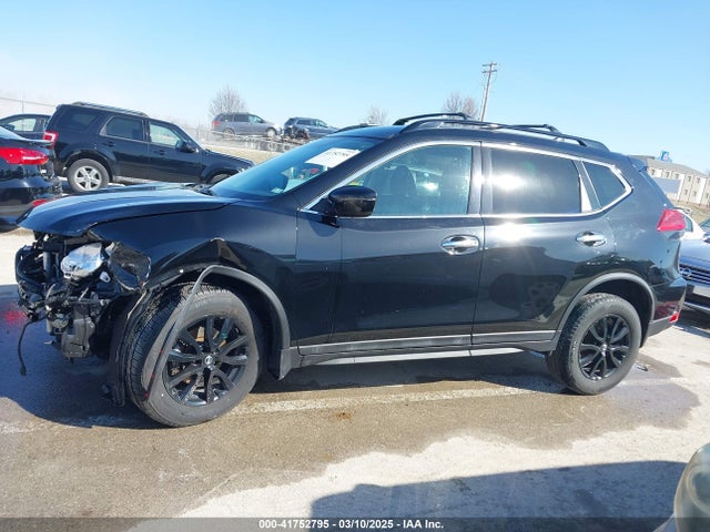 5N1AT2MV5HC825065 Nissan ROGUE SV