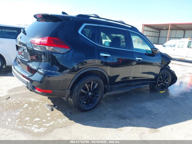 5N1AT2MV5HC825065 Nissan ROGUE SV