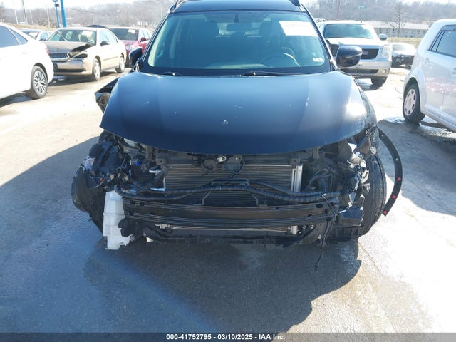 5N1AT2MV5HC825065 Nissan ROGUE SV
