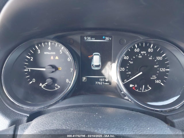 5N1AT2MV5HC825065 Nissan ROGUE SV