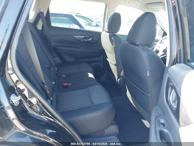 5N1AT2MV5HC825065 Nissan ROGUE SV