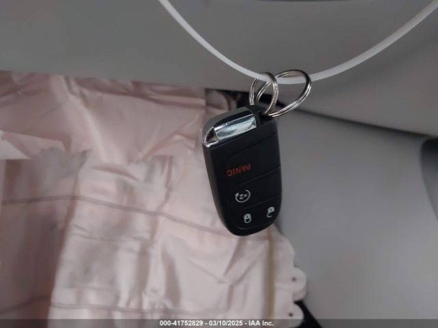 3C4NJDBB5JT259158 Jeep Compass Latitude 4x4