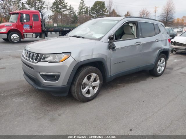 3C4NJDBB5JT259158 Jeep Compass Latitude 4x4