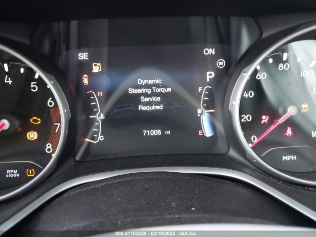 3C4NJDBB5JT259158 Jeep Compass Latitude 4x4