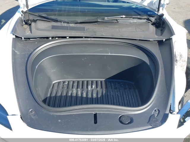 2025 TESLA MODEL 3 5YJ3E1EB3SF911796 Photo 9