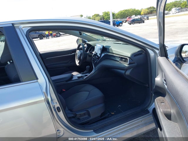 4T1R11AK8RU906022 Toyota CAMRY LE