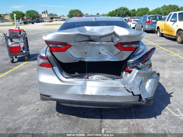 4T1R11AK8RU906022 Toyota CAMRY LE