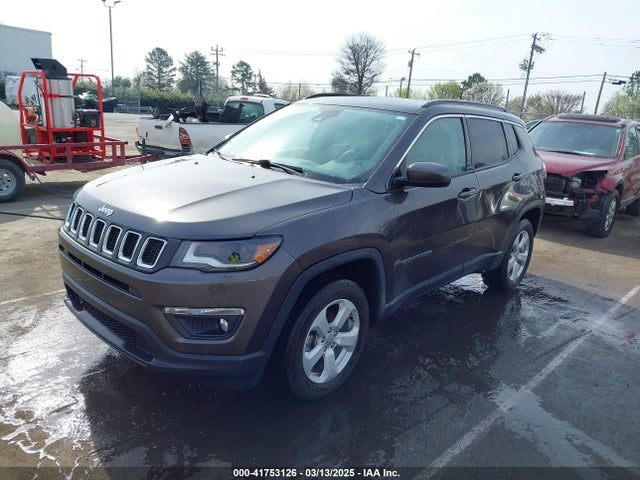 3C4NJDBB9JT366701 Jeep Compass Latitude 4x4