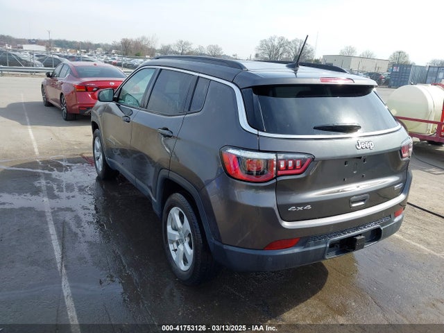 3C4NJDBB9JT366701 Jeep Compass Latitude 4x4