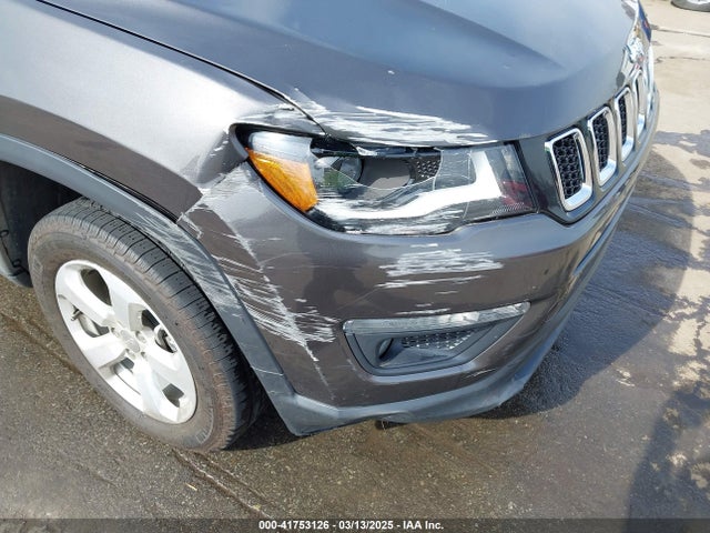 3C4NJDBB9JT366701 Jeep Compass Latitude 4x4