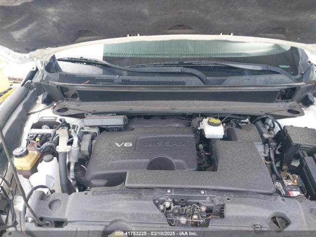 5N1DR2MN6JC679146 Nissan Pathfinder S