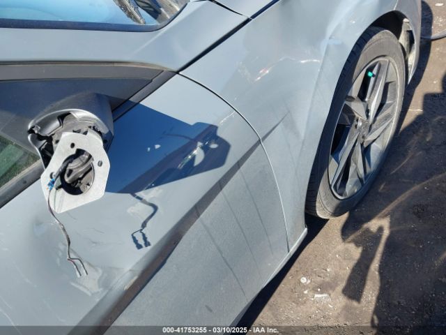 KMHLS4AG5PU389002 Hyundai ELANTRA SEL