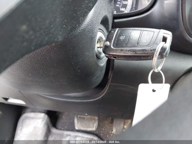 KMHRB8A33LU039313 Hyundai Venue Se