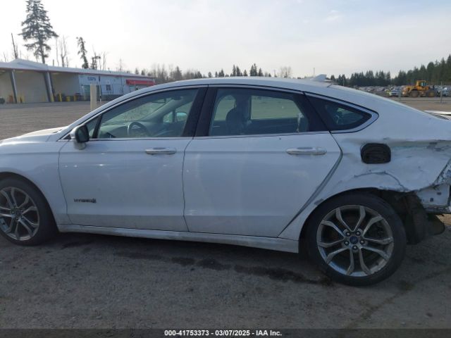 3FA6P0RU2KR183017 Ford Fusion Hybrid Titanium