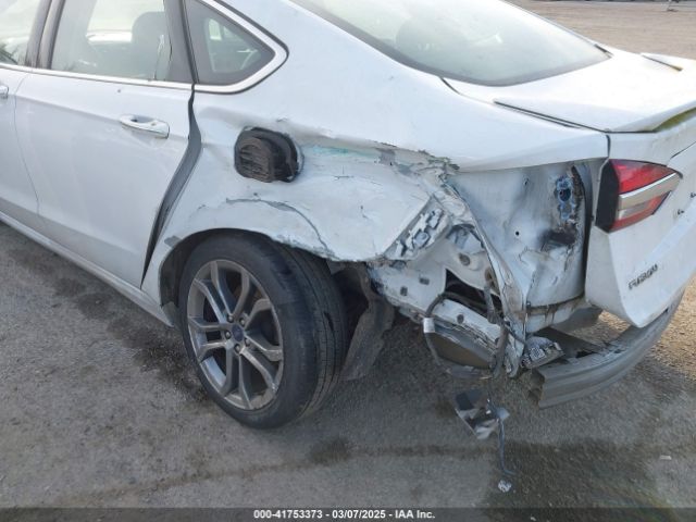 3FA6P0RU2KR183017 Ford Fusion Hybrid Titanium