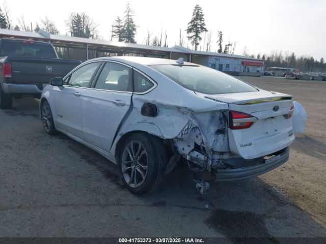 3FA6P0RU2KR183017 Ford Fusion Hybrid Titanium