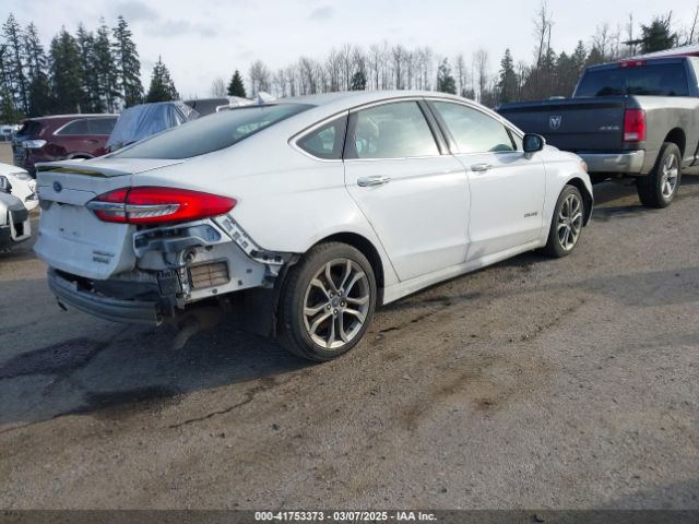 3FA6P0RU2KR183017 Ford Fusion Hybrid Titanium