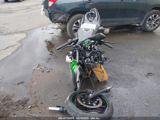JKAEXKH12PDAN4992 Kawasaki Ninja 400