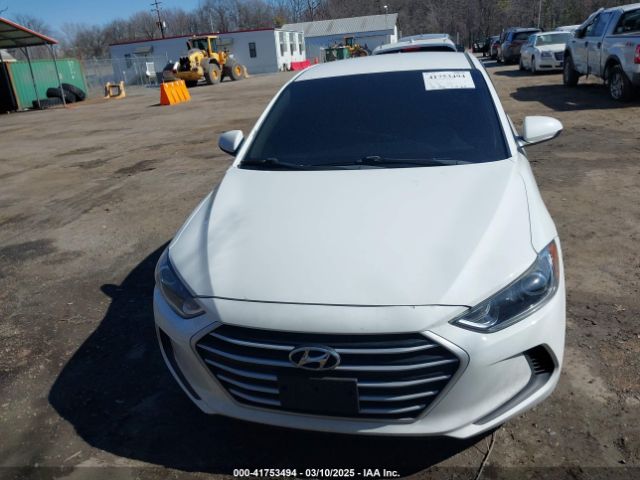 5NPD84LF8JH214501 Hyundai ELANTRA SEL