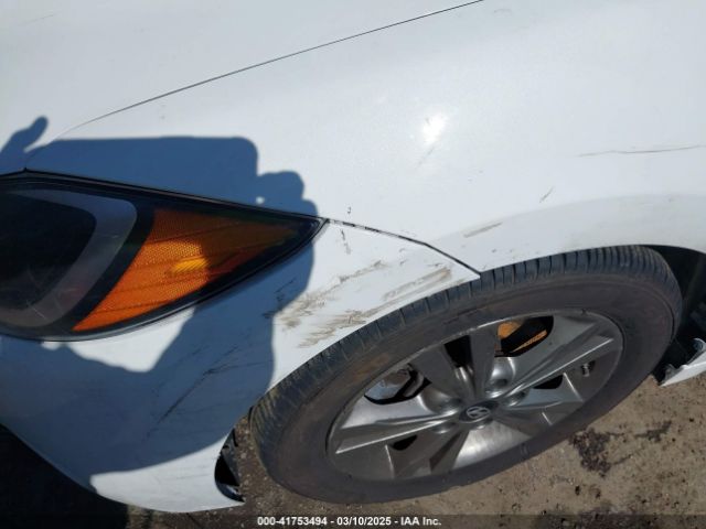 5NPD84LF8JH214501 Hyundai ELANTRA SEL